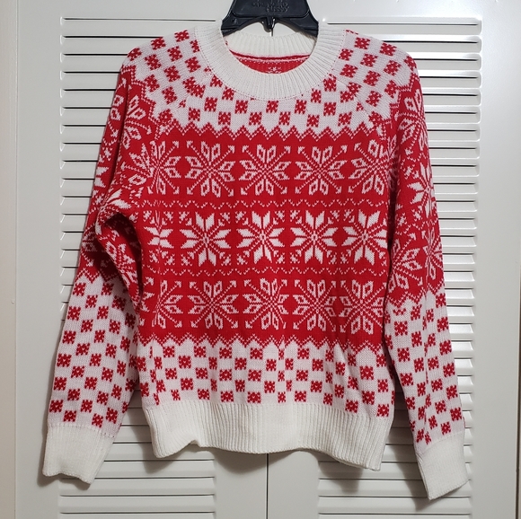 NWOT Christmas snowflake sweater - Picture 1 of 4